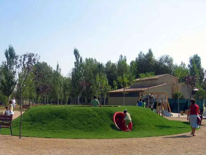 Parque infantil del pan y el queso - Renatura Urbana