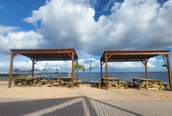 Instalación de pérgolas y mesas de picnic