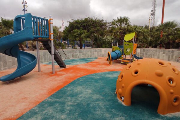 Remodelación de 3 parques infantiles Remodelación de 3 parques infantiles