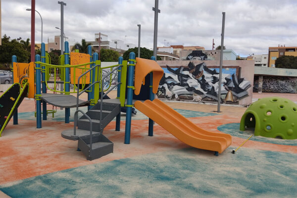 Remodelación de 3 parques infantiles Remodelación de 3 parques infantiles