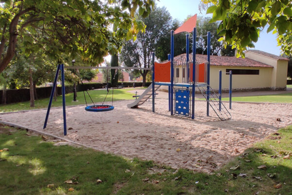 Remodelación de 4 parques infantiles Remodelación de 4 parques infantiles